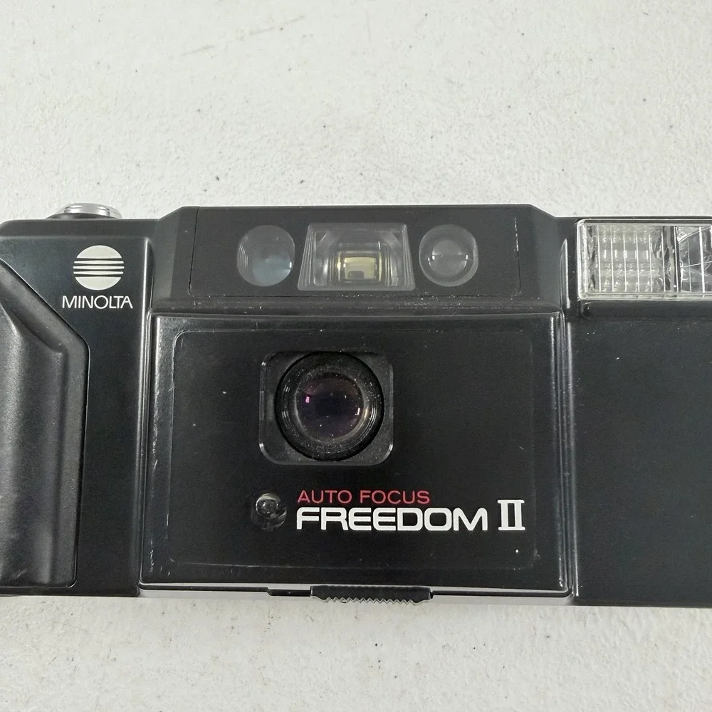 Minolta Freedom II 35mm Film Camera Point Shoot AF Flash READ DESCRIPTION WORKS‎